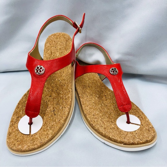 NIB Kelly & Katie Red Sandals - Picture 1 of 16